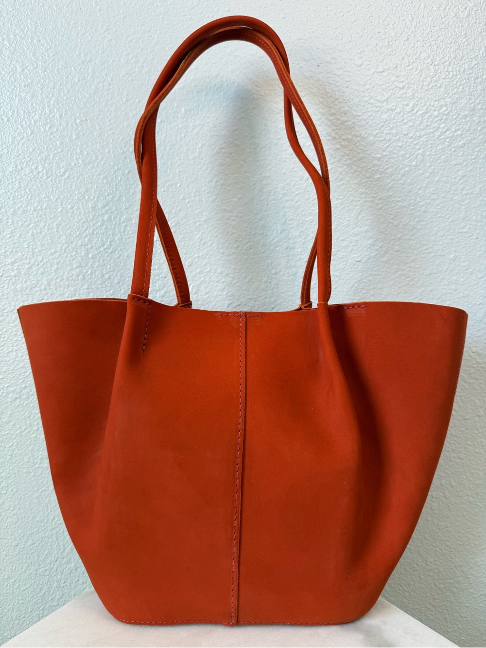 Portland Leather Goods Large Devan Bucket Tote Paprika Orange Red NWOT - Picture 2 of 7
